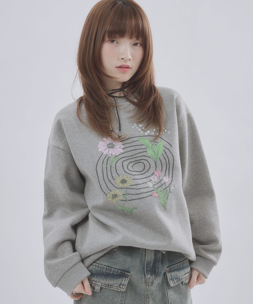 MSGirl(エムエスジーガール)の「フラワーグラフィックスウェット(スウェット・レディース・ホワイト系/グレー系・F)」の2枚目の写真
