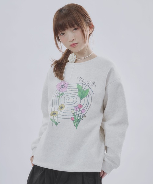 MSGirl(エムエスジーガール)の「フラワーグラフィックスウェット(スウェット・レディース・ホワイト系/グレー系・F)」の14枚目の写真
