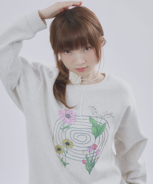 MSGirl(エムエスジーガール)の「フラワーグラフィックスウェット(スウェット・レディース・ホワイト系/グレー系・F)」の17枚目の写真