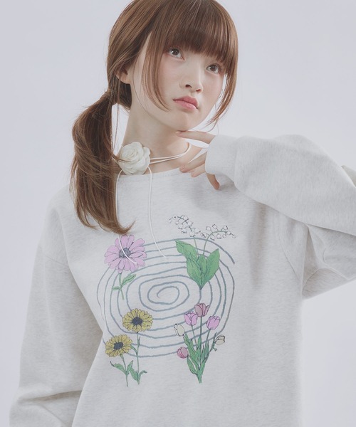 MSGirl(エムエスジーガール)の「フラワーグラフィックスウェット(スウェット・レディース・ホワイト系/グレー系・F)」の18枚目の写真