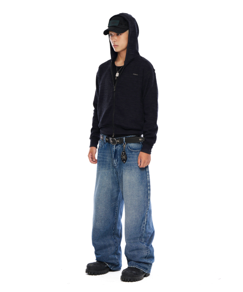 AAKAM（アーカム）の「Back Studded Denim Pants (Blue)（デニムパンツ・レディース・その他・1/2）」の2枚目の写真