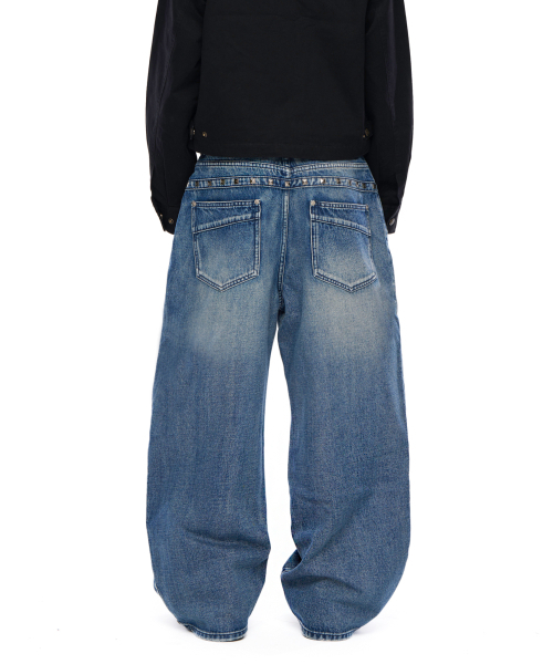 AAKAM（アーカム）の「Back Studded Denim Pants (Blue)（デニムパンツ・レディース・その他・1/2）」の11枚目の写真