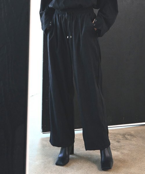 TRIP LE SENS(トリップ ル センス)の「ユニセックススエードプリーツパンツ_BROWN(その他パンツ・レディース・その他・MEDIUM/LARGE)」の4枚目の写真
