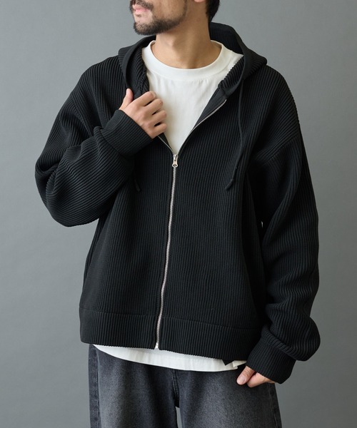 COLONY 2139（コロニートゥーワンスリーナイン）の「テックニット