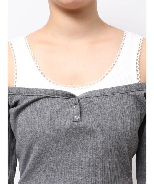 EMODA(エモダ)の「タンクレイヤードスキントップス(Tシャツ/カットソー・レディース・アイボリー/ブラック/グレー・FREE)」の21枚目の写真