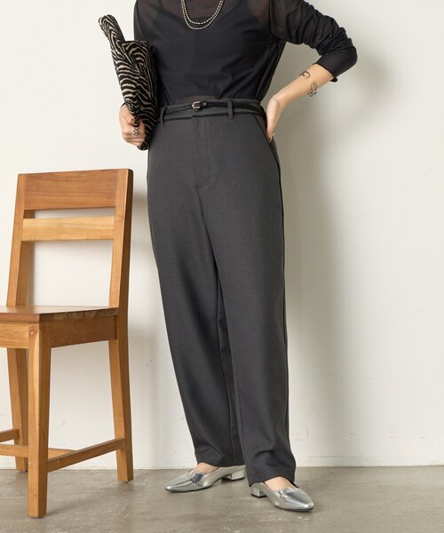Jena espace merveilleux(ジェナ エスパスメルヴェイユ)の「パイピングテーパードパンツ(その他パンツ・レディース・カーキ/チャコールグレー/ベージュ・FREE)」の2枚目の写真
