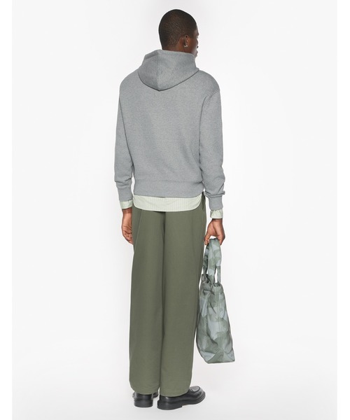 Maison Kitsune（メゾンキツネ）の「MAISON KITSUN  PILLAR COMFORT HOODIE（パーカー・メンズ・グレー・L/XL/XS/S）」の4枚目の写真