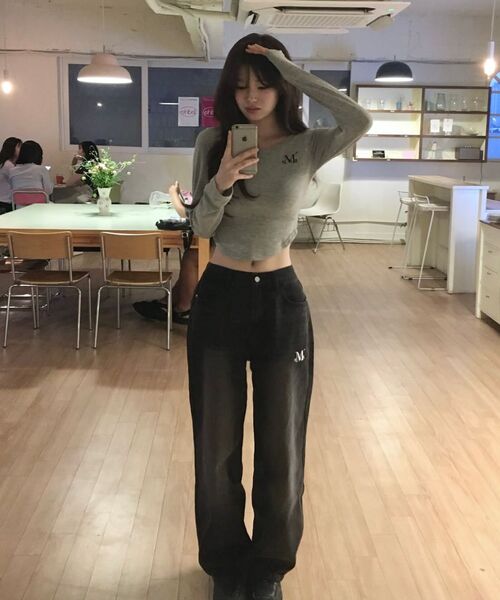 MUCENT（ムセント）の「アスティスリムUネックカットソー（3カラー）（Tシャツ/カットソー・レディース・ホワイト/グレー/ブラック・FREE）」の7枚目の写真