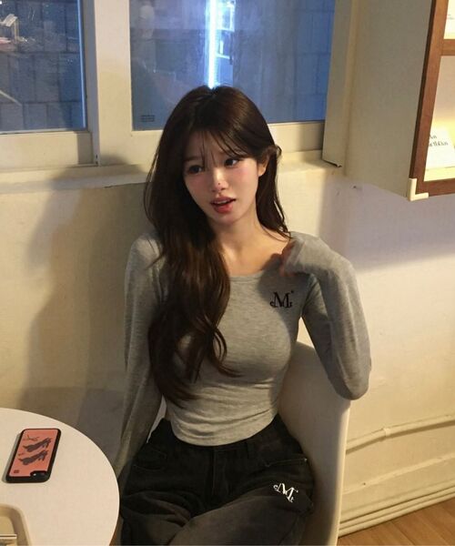 MUCENT（ムセント）の「アスティスリムUネックカットソー（3カラー）（Tシャツ/カットソー・レディース・ホワイト/グレー/ブラック・FREE）」の8枚目の写真