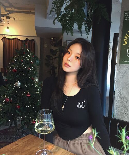 MUCENT（ムセント）の「アスティスリムUネックカットソー（3カラー）（Tシャツ/カットソー・レディース・ホワイト/グレー/ブラック・FREE）」の22枚目の写真