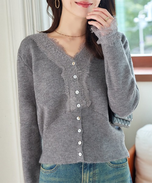 KOBE LETTUCE（コウベレタス）の「Vネックレースニットカーディガン（カーディガン/ボレロ・レディース・グレー/サンドベージュ/ネイビー・M）」の4枚目の写真
