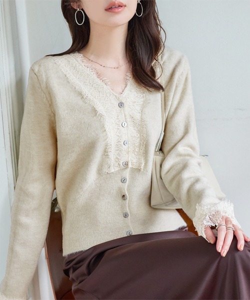 KOBE LETTUCE（コウベレタス）の「Vネックレースニットカーディガン（カーディガン/ボレロ・レディース・グレー/サンドベージュ/ネイビー・M）」の8枚目の写真