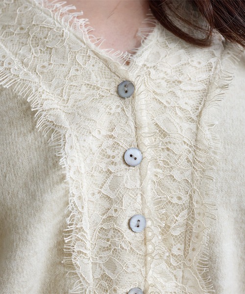 KOBE LETTUCE（コウベレタス）の「Vネックレースニットカーディガン（カーディガン/ボレロ・レディース・グレー/サンドベージュ/ネイビー・M）」の9枚目の写真