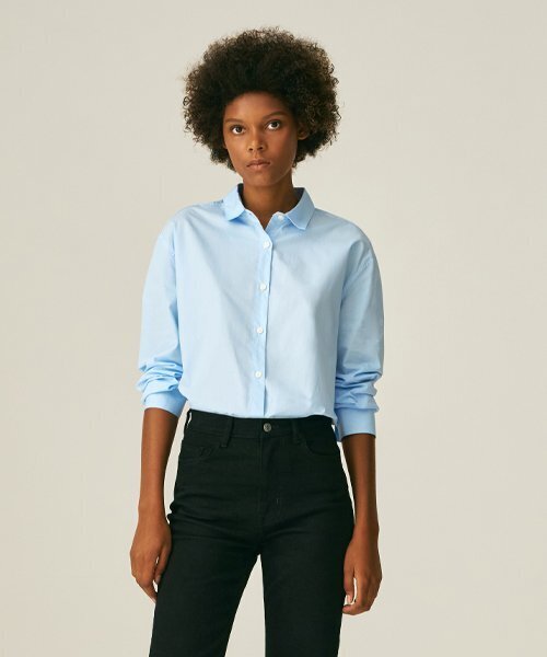 LADY VOLUME(レディーボリューム)の「SPREAD COLLAR COTTON SHIRT_LIGHT BLUE(シャツ/ブラウス・レディース・その他・SMALL/MEDIUM)」の1枚目の写真