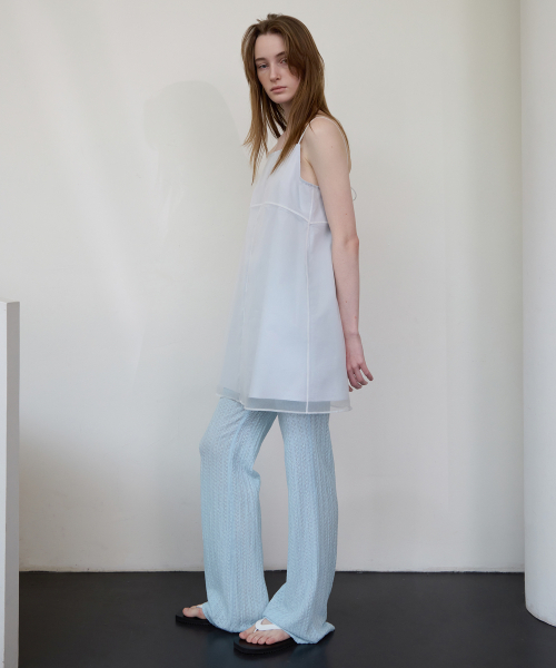 LEVAR(レバー)の「Eyelet Lace Layered Pants - Clear Sky-blue(その他パンツ・レディース・ブルー・SHORT/LONG)」の2枚目の写真