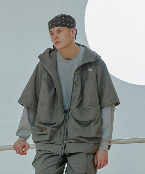 CMF OUTDOOR GARMENT(シーエムエフアウトドアガーメント)の「CMF OUTDOOR GARMENT/シーエムエフ アウトドアガーメント 別注 GUIDE SHELL(マウンテンパーカー・メンズ・ブラック/グレー・L/M/S)」の2枚目の写真