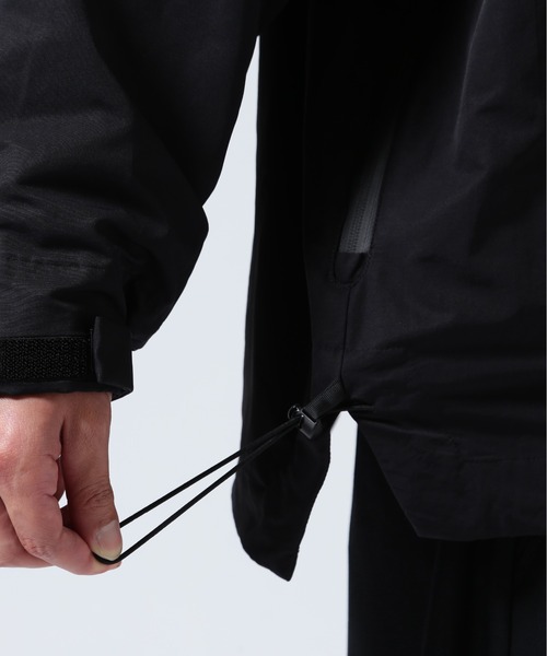 CMF OUTDOOR GARMENT(シーエムエフアウトドアガーメント)の「CMF OUTDOOR GARMENT/シーエムエフ アウトドアガーメント 別注 GUIDE SHELL(マウンテンパーカー・メンズ・ブラック/グレー・L/M/S)」の14枚目の写真