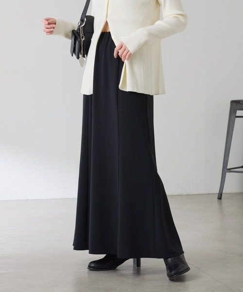 COLLAGE GALLARDAGALANTE(コラージュガリャルダガランテ)の「ジャージマーメイドスカート/セットアップ可/WEB限定カラー・サイズ展開(スカート・レディース・ブラック/ベージュ/ネイビー/オフホワイト・FREE/TM)」の1枚目の写真