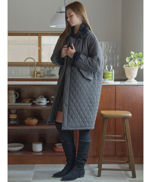 AVANT-G（アバン）の「Diamond Quilting Long Padding - DARK GREY（ダウンジャケット/コート・レディース・ベージュ/グレー・FREE）」の4枚目の写真