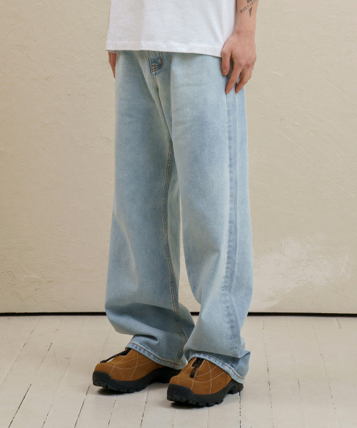 DENMADE(デンメイド)の「DEN0381 Bleach Blue Extra Wide Jeans(デニムパンツ・メンズ・その他・M/L/XL)」の2枚目の写真