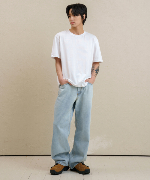DENMADE(デンメイド)の「DEN0381 Bleach Blue Extra Wide Jeans(デニムパンツ・メンズ・その他・M/L/XL)」の3枚目の写真