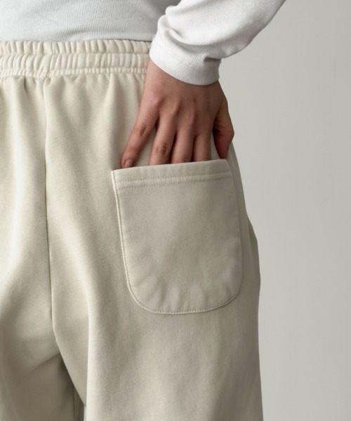 CANAL JEAN(キャナルジーン)の「Lakey Park ピグメントスウェットパンツ(スウェットパンツ・レディース・アイボリー/チャコールグレー・ONE SIZE)」の16枚目の写真