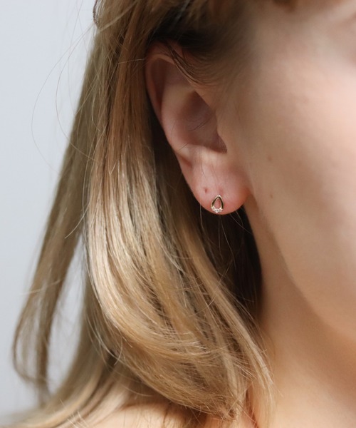 cui-cui(キュイキュイ)の「ダイヤモンド ペアシェイプ ピアス | K10YG(ピアス(両耳用)・レディース・イエローゴールド・FREE)」の6枚目の写真