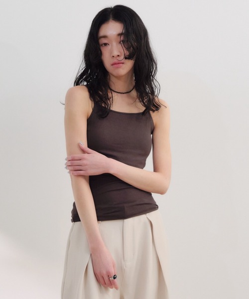 Shelly island(シェリーアイランド)の「バンブーカップ付きキャミ(キャミソール・レディース・ブラウン/ホワイト/ベージュ/ブラック・FREE)」の4枚目の写真