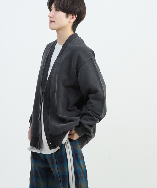CONVERSE TOKYO(コンバーストウキョウ)の「BACK STAR★ PATCH SWEAT CARDIGAN(スウェット・レディース・スミクロ/ネイビー/イエロー・SMALL/MEDIUM)」の2枚目の写真