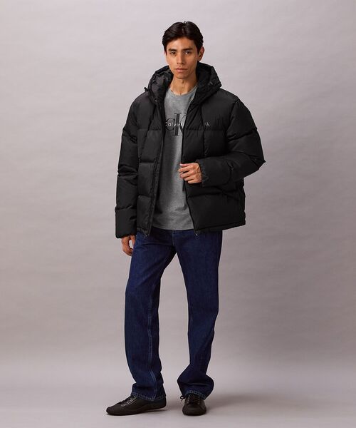Calvin Klein（カルバン・クライン）の「ジャケット - シャイニーナイロンミドルフーデッドジャケット（ダウンジャケット/コート・メンズ・ブラック・L/S/M）」の2枚目の写真