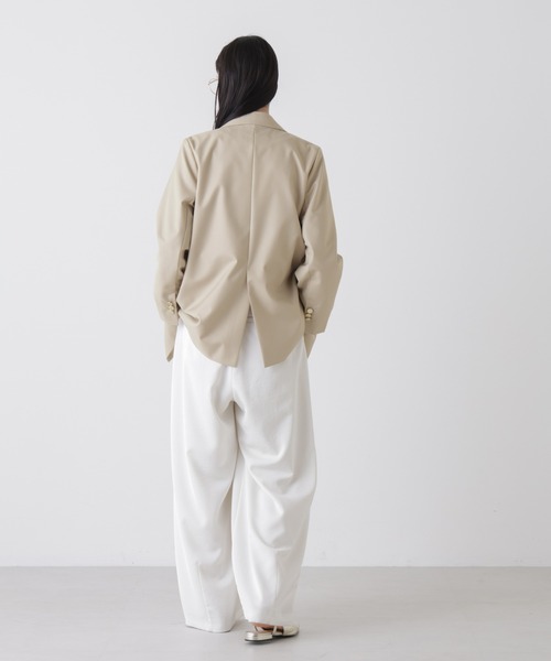 NANO universe(ナノユニバース)の「ダブルブレストジャケット(テーラードジャケット・レディース・グレー/ネイビー/ライトベージュ・FREE)」の8枚目の写真