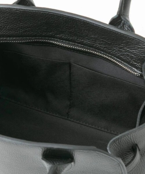 AULENTTI（オウレンティ）の「【AULENTTI/オウレンティ】カウレザーベルト付2WAYショルダーバッグ（トートバッグ・レディース・オフホワイト/ブラック・フリー）」の9枚目の写真
