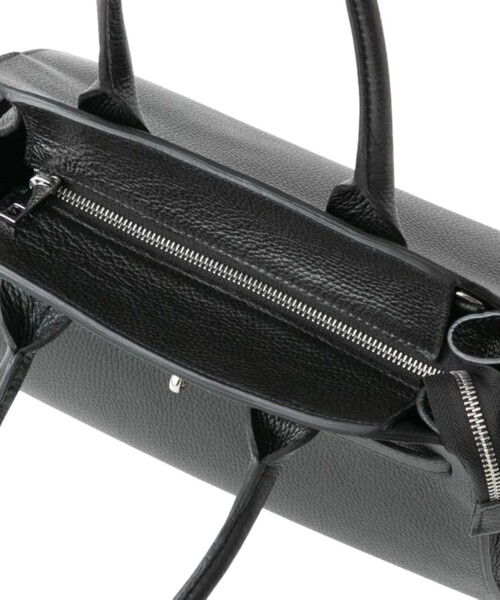 AULENTTI（オウレンティ）の「【AULENTTI/オウレンティ】カウレザーベルト付2WAYショルダーバッグ（トートバッグ・レディース・オフホワイト/ブラック・フリー）」の11枚目の写真