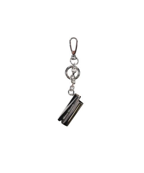 Maison Margiela(メゾンマルジェラ)の「KEYRING LIGHTER CASE SMALL(キーケース/キーアクセサリー・メンズ・シルバー・OS)」の1枚目の写真