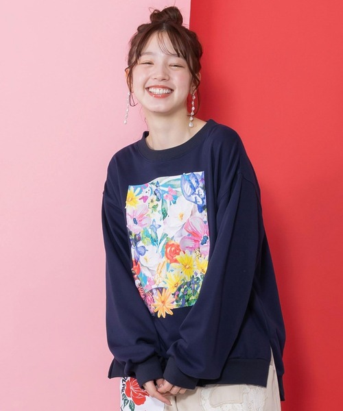 ScoLar(スカラー)の「ScoLar(スカラー) 画家スカラーちゃんキャンバス柄プルオーバー(スウェット・レディース・オートミール/イエロー/ネイビー・MEDIUM)」の5枚目の写真