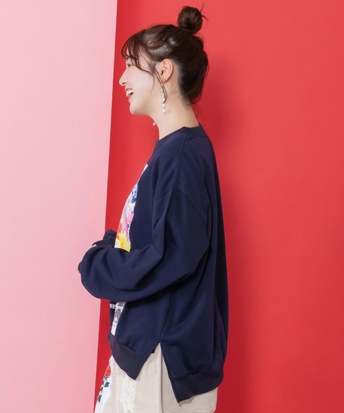 ScoLar(スカラー)の「ScoLar(スカラー) 画家スカラーちゃんキャンバス柄プルオーバー(スウェット・レディース・オートミール/イエロー/ネイビー・MEDIUM)」の6枚目の写真