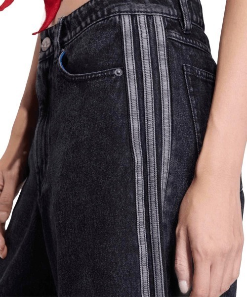 adidas（アディダス）の「adidas originals Firebird Jorts Denim（アディダスオリジナルス ファイアバード ジョーツ デニム）（デニムパンツ・レディース・ブラック系・SMALL/MEDIUM/LARGE）」の14枚目の写真