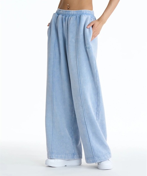 DC SHOES(ディーシーシューズ)の「DC SHOES ウィメンズ 26 WS HIDDEN BAGGY P バギーパンツ 【2026年春夏モデル】/センタープリーツ入りワイドスウェットパンツ(スウェットパンツ・レディース・ブラック系その他4/グレイッシュベージュ/ライトブルー/ピンク系その他・SMALL/MEDIUM)」の3枚目の写真