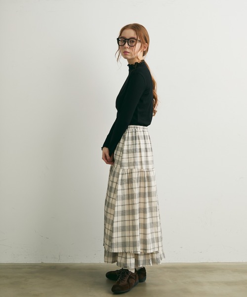 Crisp(クリスプ)の「メロウハイネックTシャツ(Tシャツ/カットソー・レディース・アイボリー/ブラック/イエロー・FREE)」の9枚目の写真