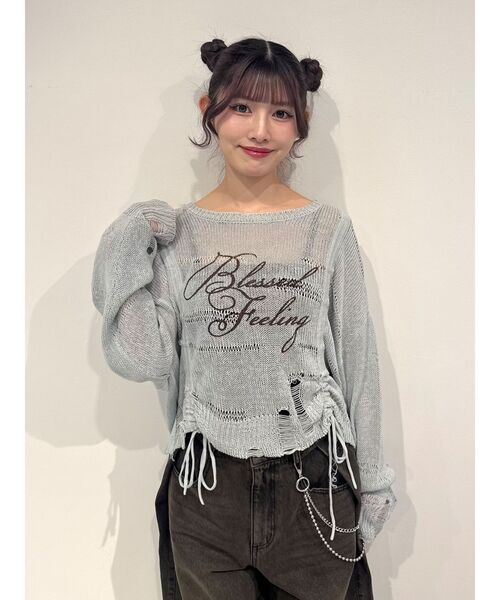 jouetie(ジュエティ)の「シアーギャザーロゴニット 春服 春ニット(ニット/セーター・レディース・ブルー/オフホワイト/ブラック・MEDIUM)」の5枚目の写真