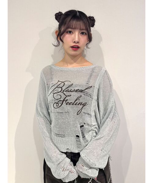 jouetie(ジュエティ)の「シアーギャザーロゴニット 春服 春ニット(ニット/セーター・レディース・ブルー/オフホワイト/ブラック・MEDIUM)」の6枚目の写真