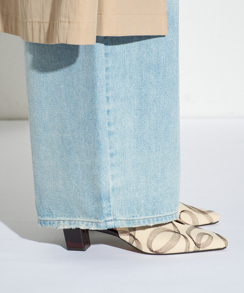 GRISE（グリーズ）の「《追加》GRISE4cmナロースクエアウェーブスリングバック（パンプス・レディース・ベージュ・25cm/24.5cm/24cm/23.5cm/23cm/22.5cm/22cm）」の6枚目の写真