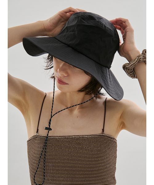 emmi（エミ）の「サンガードアウトドアハット/撥水/UVカット（ハット・レディース・アイボリー/ブラック/ブラウン・F）」の17枚目の写真