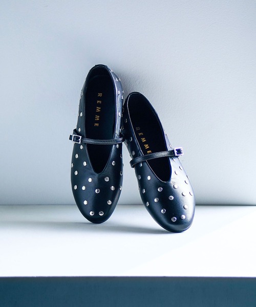 REMME（レメ）の「(REMME)STUDS MARY JANE PUMPS（その他シューズ・レディース・ブラック/ホワイト・23cm/25cm/24cm）」の5枚目の写真