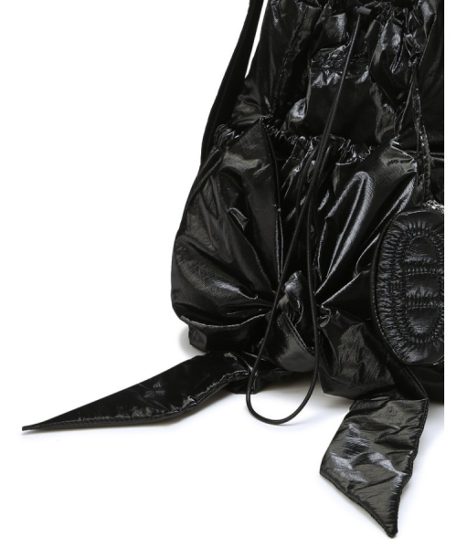 athe（アテ）の「[RUBAN] グロッシーブラックリボンバックパック兼ショルダーバッグ S AABA6E910BK（バックパック/リュック・レディース・ブラック・FREE）」の8枚目の写真