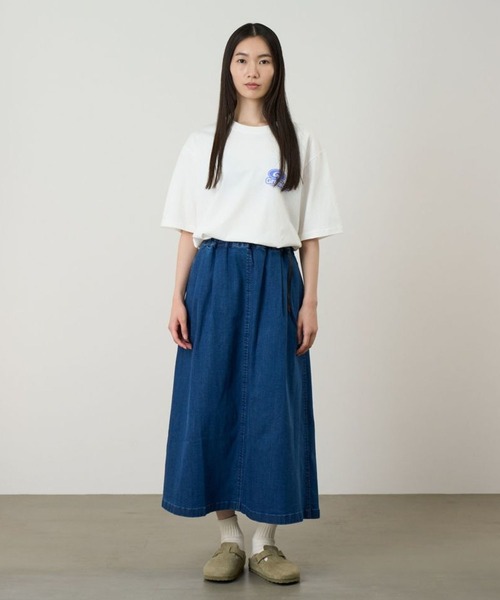 Gramicci（グラミチ）の「Gramicci/グラミチ STRETCH DENIM LONG FLARE SKIRT ストレッチ デニム ロング フレア スカート バックスリット ベルト内蔵 2026年 夏 夏服 秋服（デニムスカート・レディース・ブルー/ワンウォッシュ/ダークブルー・M/S/L）」の8枚目の写真