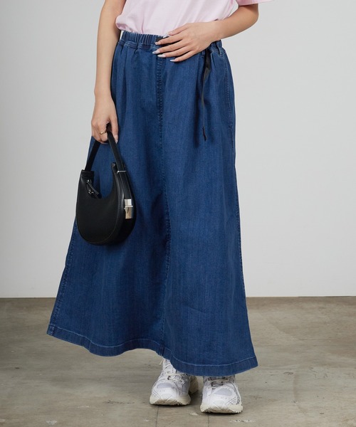 Gramicci（グラミチ）の「Gramicci/グラミチ STRETCH DENIM LONG FLARE SKIRT ストレッチ デニム ロング フレア スカート バックスリット ベルト内蔵 2026年 夏 夏服 秋服（デニムスカート・レディース・ブルー/ワンウォッシュ/ダークブルー・M/S/L）」の19枚目の写真