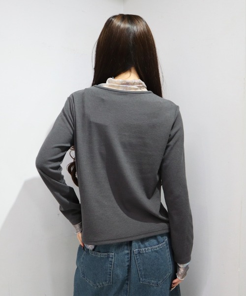 CECIL McBEE(セシルマクビー)の「ドッキングデザインプチハイネックプルオーバー(Tシャツ/カットソー・レディース・チャコールグレー/アイボリー/ブラック・LARGE/MEDIUM)」の6枚目の写真
