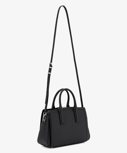 MICHAEL KORS(マイケルコース)の「LAILA エンブリッシュ レーザーカットレザー サッチェル スモール(ハンドバッグ・レディース・ブラック・FREE)」の4枚目の写真