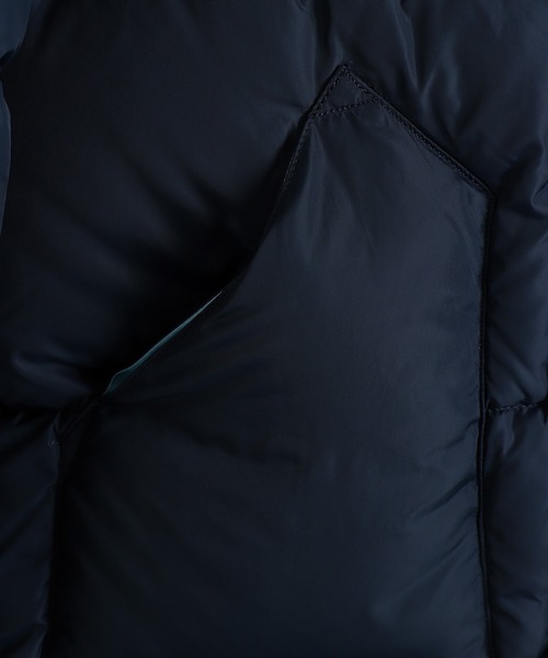 Rocky Mountain FeatherBed（ロッキー マウンテン フェザーベッド）の「ROCKY MOUNTAIN / ロッキーマウンテンフェザーベッド：DOWN JACKET：200-252-05[STD]（ダウンジャケット/コート・メンズ・プラム/ネイビー・42/44）」の11枚目の写真